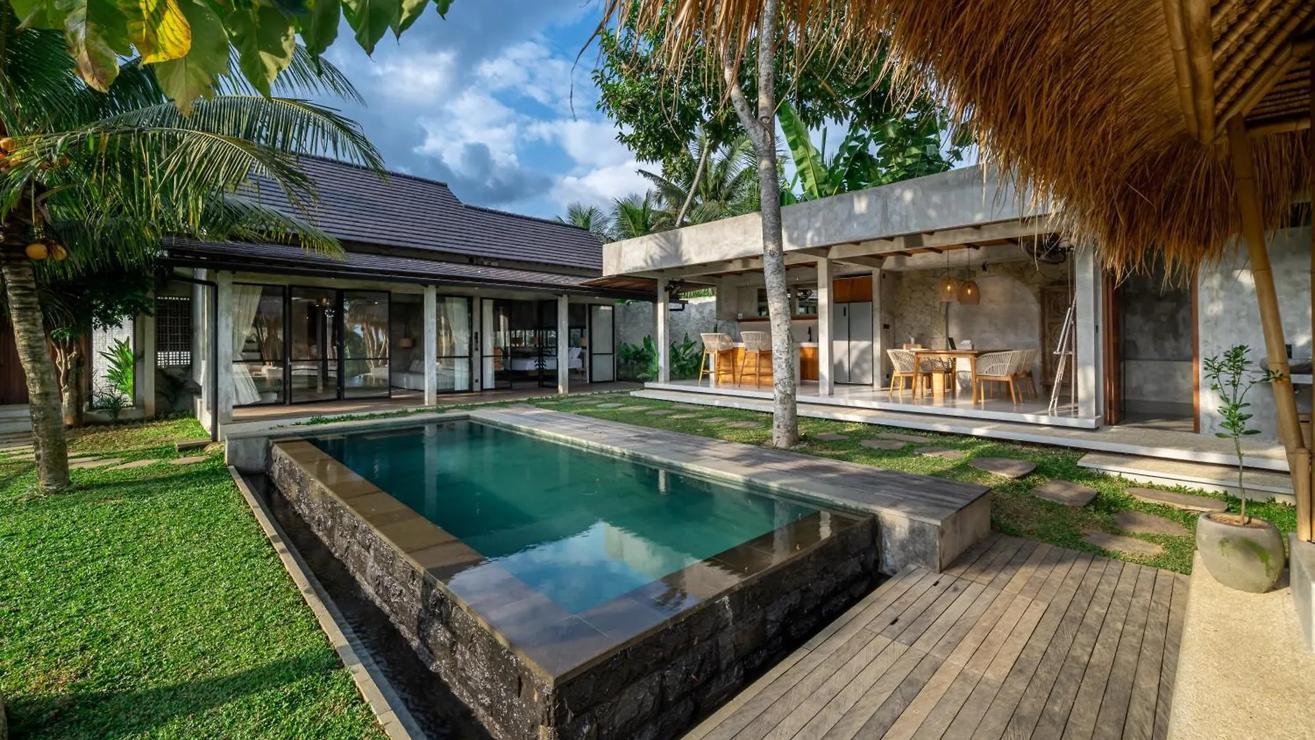 Sola Villa Ubud contacts